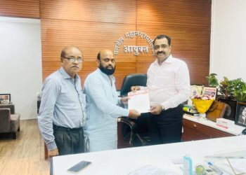 नोकर भरतीमध्ये स्थानिकांना प्राधान्य देण्याची मागणी