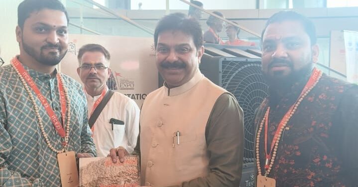 रायगडातील मंदिरांवर वाराणसी अधिवेशनात चर्चा