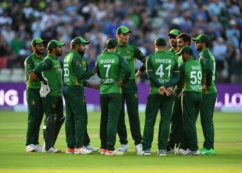 पाक संघाचे संतुलन बिघडले?