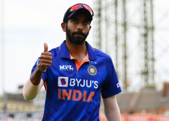 भारतीय संघ प्रशिक्षकाविना आर्यलंड दौऱ्यावर