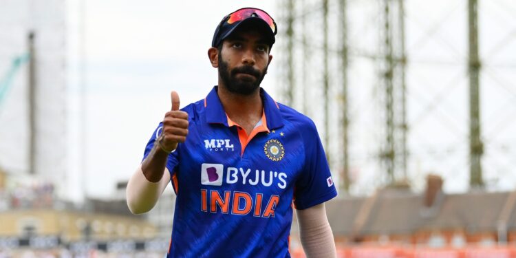 भारतीय संघ प्रशिक्षकाविना आर्यलंड दौऱ्यावर