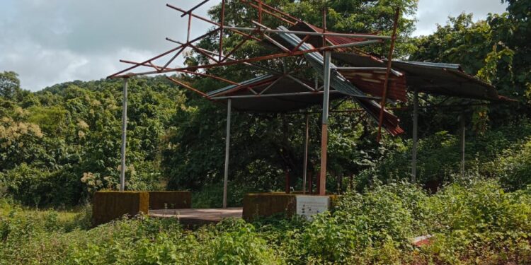 आपटा स्मशानभूमीची दुरवस्था