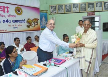 बळवंत वालेकर यांचा सत्कार