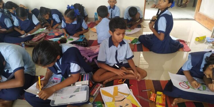 दि.बा. पाटील शाळेत चित्रकला स्पर्धा