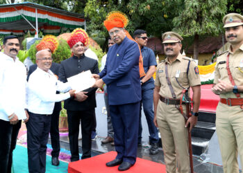 विविध क्षेत्रातील मान्यवरांचा सरकारतर्फे गौरव