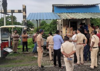 कांबळेंच्या मारेकऱ्यांबाबत पोलीस अंधारात; गावकरी संतप्त