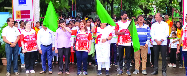 कर्जतकर धावले ‌शिक्षणासाठी