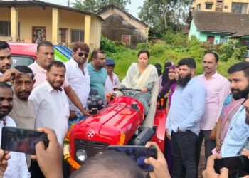 म्हसळा नगरपंचायतीला तीन वाहनांचे लोकार्पण