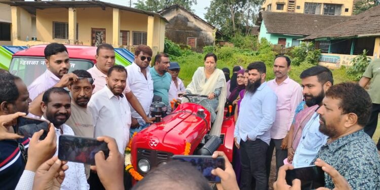 म्हसळा नगरपंचायतीला तीन वाहनांचे लोकार्पण