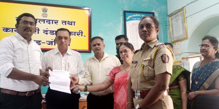 रायगडात नाभिक समाज आक्रमक