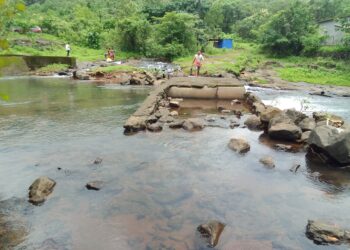 मोरी वाहून गेल्याने पर्यटकांची नाराजी