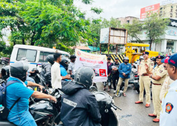 वाहतुकीचे नियम पाळण्याबाबत जनजागृती