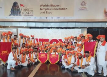 ढोल पथकात आशुतोषचा सहभाग