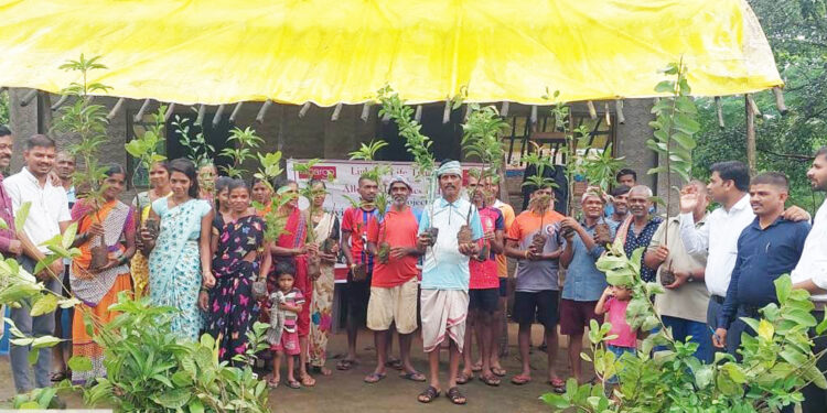 कर्जतः 600 शेतकऱ्यांना 30000 मोफत फळझाडे