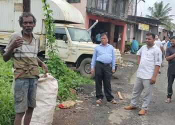 युवकांच्या प्रसंगावधाने ज्येष्ठाचे वाचले प्राण