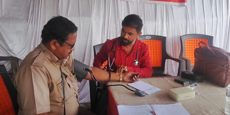 एसटी कर्मचाऱ्यांची आरोग्य तपासणी