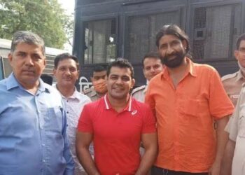 कनिष्ठ खेळाडूचा खून, दंगल प्रकरणी कुस्तीपटू सुशीलकुमार पोलिसांना शरण