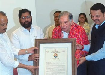 रतन टाटांना पहिला उद्योगरत्न पुरस्कार प्रदान