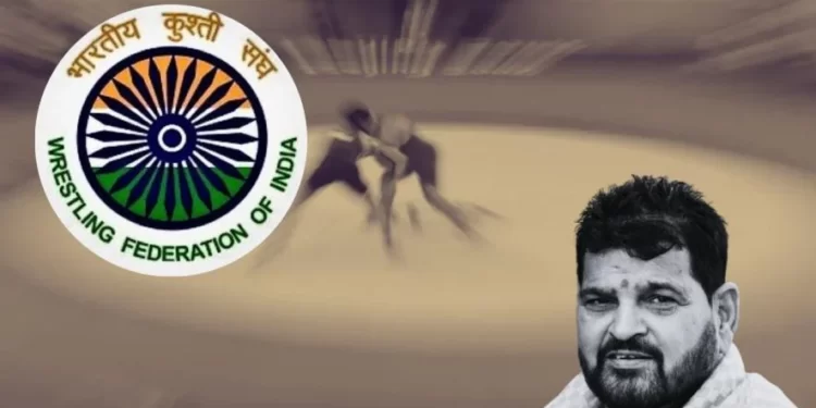 जागतिक कुस्ती महासंघाचा दणका