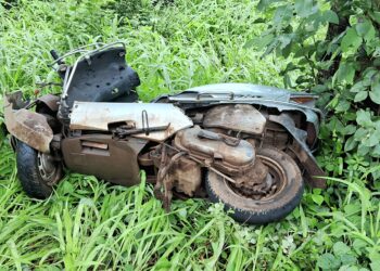 अलिबाग-वावे मार्गावर कावीरजवळ अपघात;दुचाकी चक्काचूर