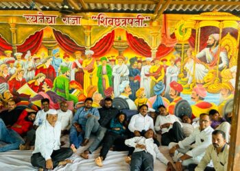 उपोषणकर्त्या आदिवासी मुलाची प्रकृती खालावली