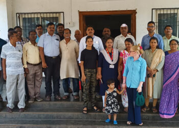 सरकारी कर्मचाऱ्यांची माणगावात निदर्शने