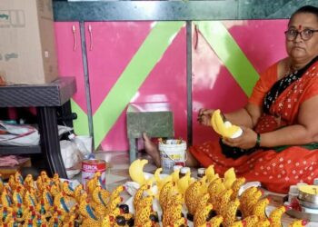 चिरनेरच्या नागमूर्ती विक्रीसाठी मुंबईत दाखल