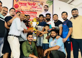 नारळफोडी स्पर्धेत अनिकेत रसाळ प्रथम