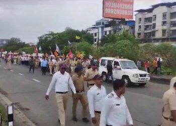 नैनाविरोधी आंदोलकांची पायी दिंडी निघाली