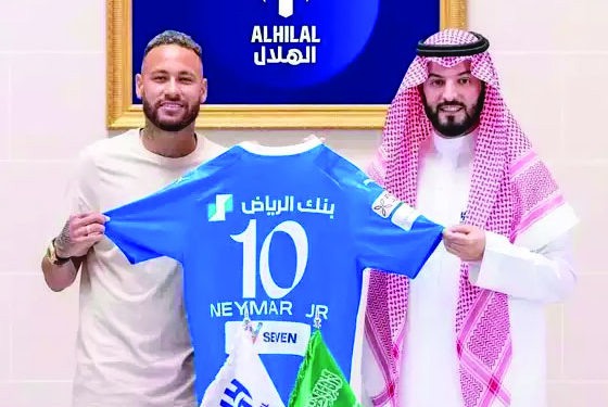 फुटबॉलपटू नेमारचा पगार 900 कोटी