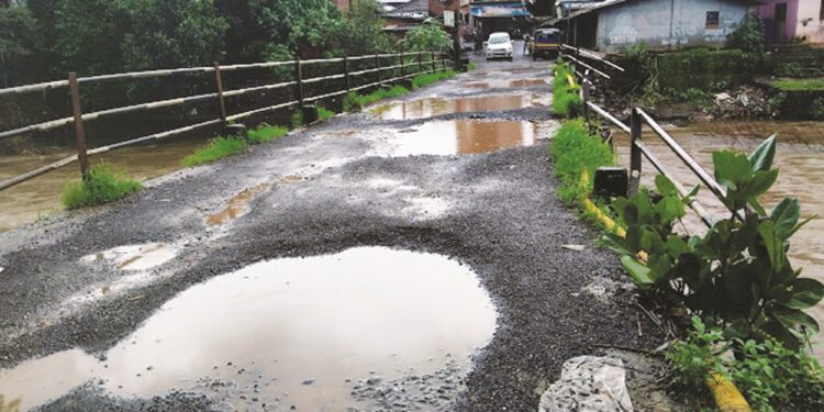 पेडली येथील पूल धोकादायक