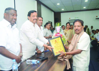 लक्ष्मण पेमारे लालबावट्याच निष्ठावंत पाईक