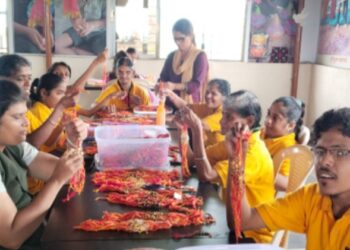 विशेष विद्यार्थ्यांकडून सैनिकांसाठी 1500 राख्या