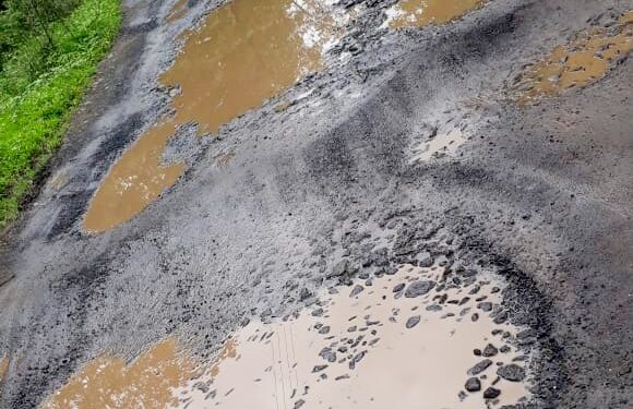 कर्जत तालुक्यातील रस्त्‍यांची दुरावस्था