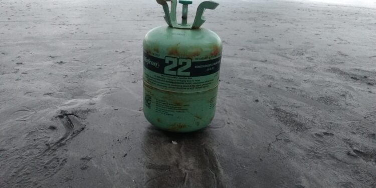 रेवदंडा किनारी संशयास्पद टाकी