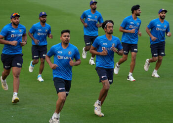 मालिकेत वर्चस्वासाठी लढत