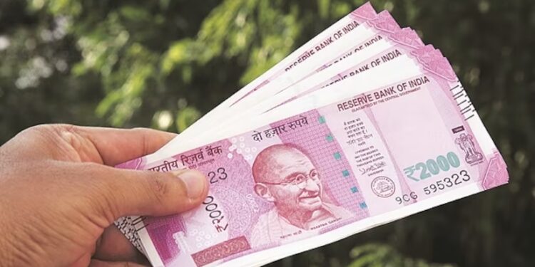 तुमच्याकडे अजूनही 2000च्या नोटा आहेत? आजच बदलून घ्या, नाहीतर…