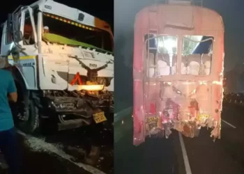 मुंबई-पुणे महामार्गावर भरधाव ट्रेलरची एसटीला धडक; वाहक जागीच ठार