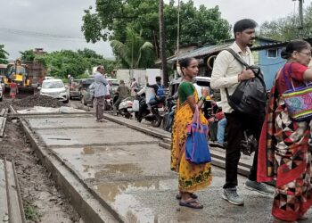 बोर्ली नाका रस्त्याच्या काँक्रिटीकरणाचा फज्जा