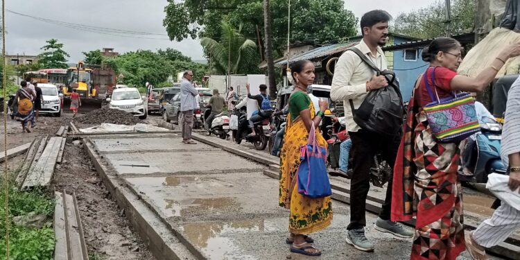 बोर्ली नाका रस्त्याच्या काँक्रिटीकरणाचा फज्जा