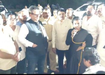 कामगारांचे पगार सप्टेंबरअखेर देणार