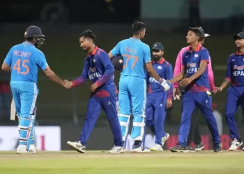 फलंदाजांनी लाज राखली, नेपाळवर दणदणीत विजय