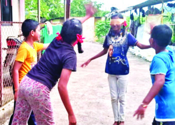 आंधळी कोशींबीर खेळ तग धरून