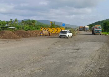 गणेशभक्तांच्या प्रवासात खड्ड्यांचे विघ्न