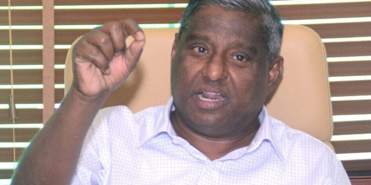 अजून किती रक्त सांडावे लागणार