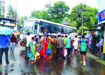 चाकरमानी परतीच्या प्रवासाला