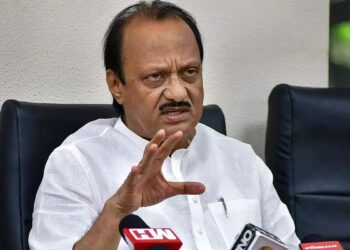 विकासप्रकल्प निधी किंवा प्रशासकीय मान्यतेअभावी प्रलंबित राहू नयेत – अजित पवार