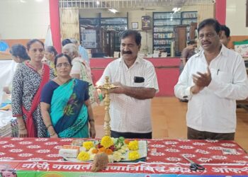 हातमाग प्रदर्शनाचे उद्घा‌टन