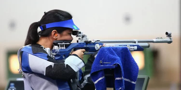 जागतिक नेमबाजीमध्ये इलावेनिलचा सुवर्णवेध