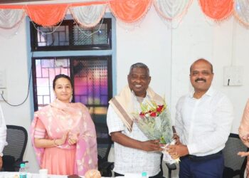 आ. जयंत पाटील यांच्याकडून पोलिसांना गणपतीचं गिफ्ट